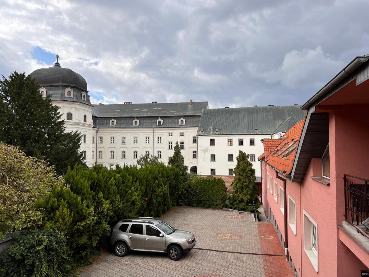 Dependance Patriot Trnava Hotel Exterior foto