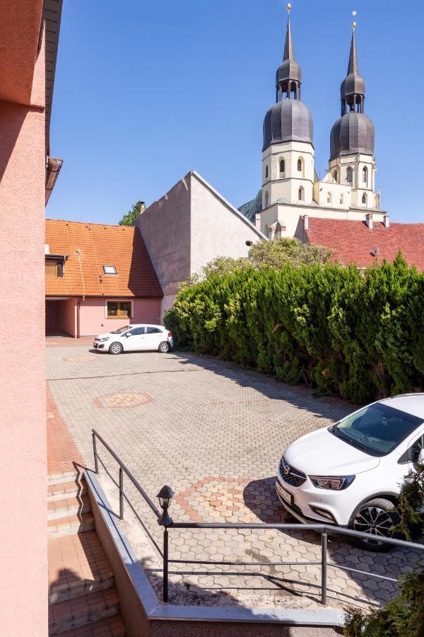 Dependance Patriot Trnava Hotel Exterior foto