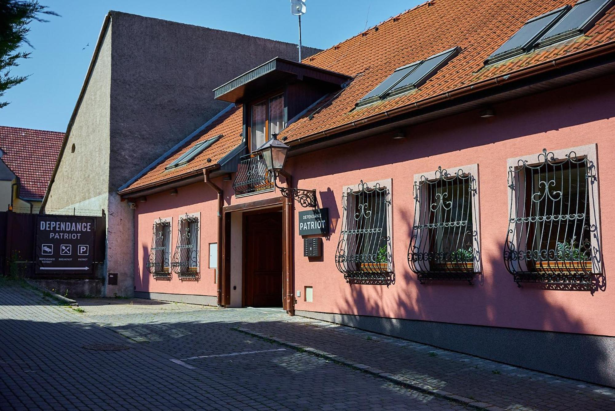 Dependance Patriot Trnava Hotel Exterior foto