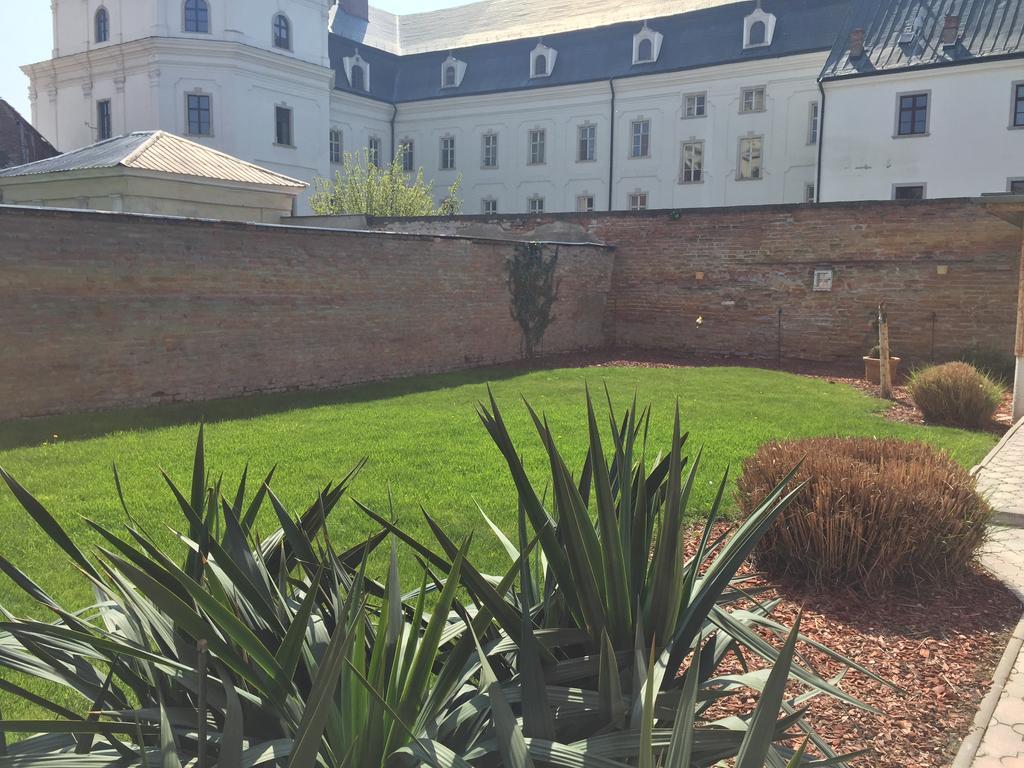 Dependance Patriot Trnava Hotel Exterior foto